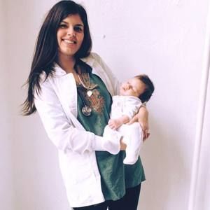 Meet your Posher, Mona